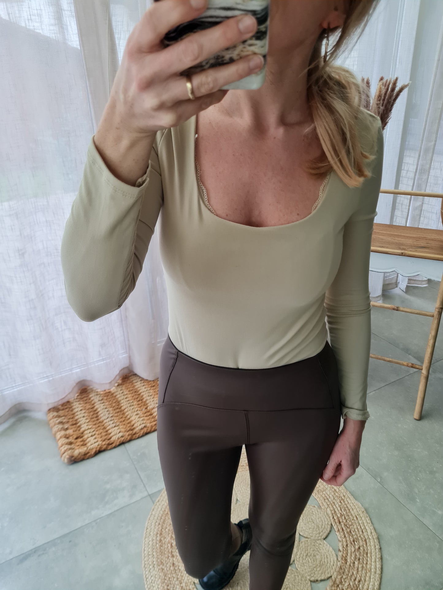 Basic Body mit Ärmel - beige