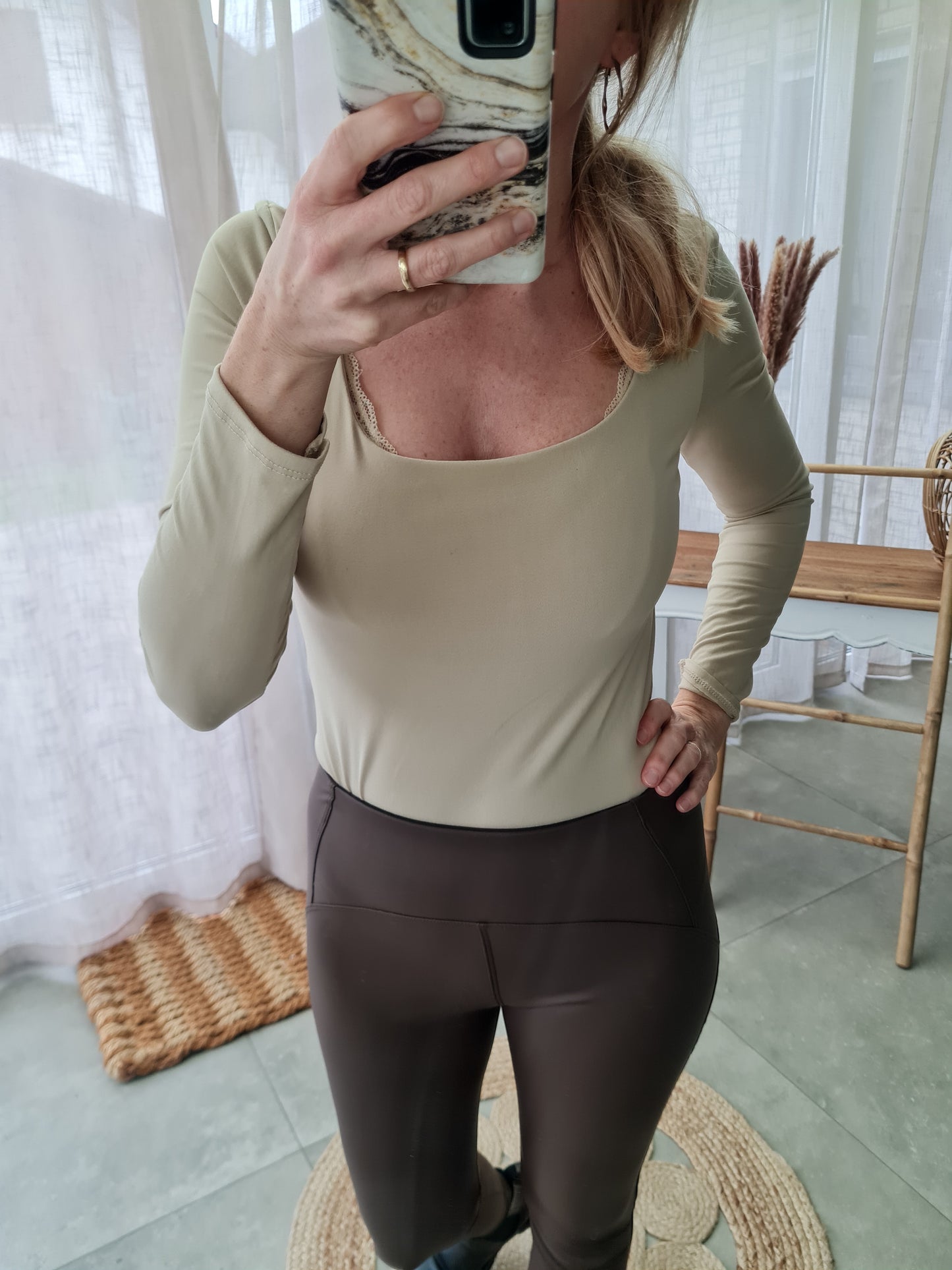 Basic Body mit Ärmel - beige