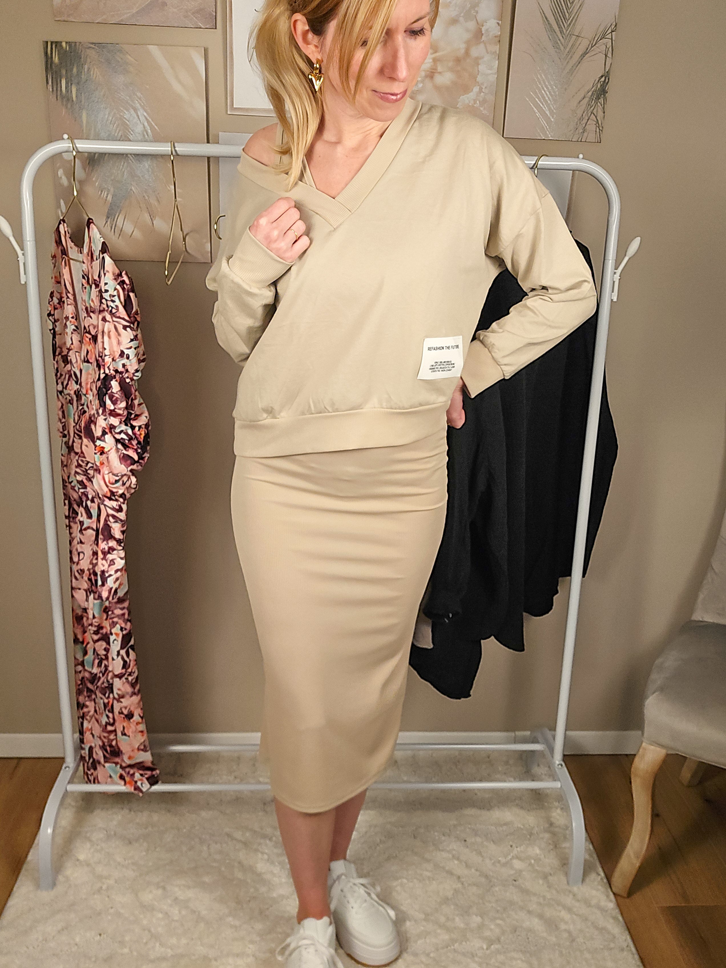 Set "AVA" bestehend aus Pullover & Kleid - beige