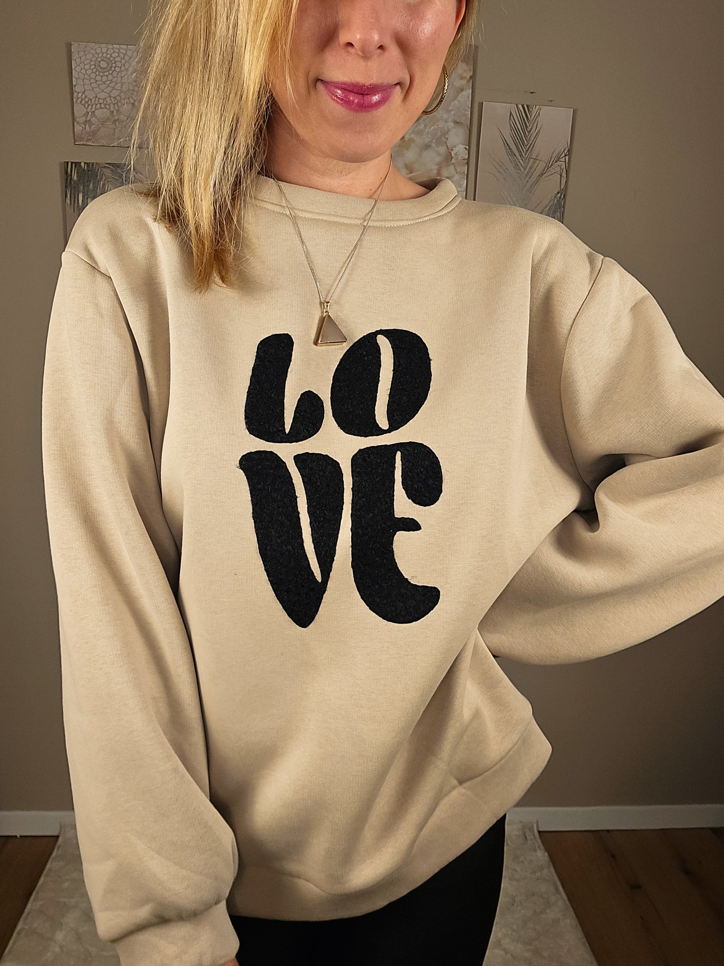 Statement Sweater "LOVE" - beige/schwarz