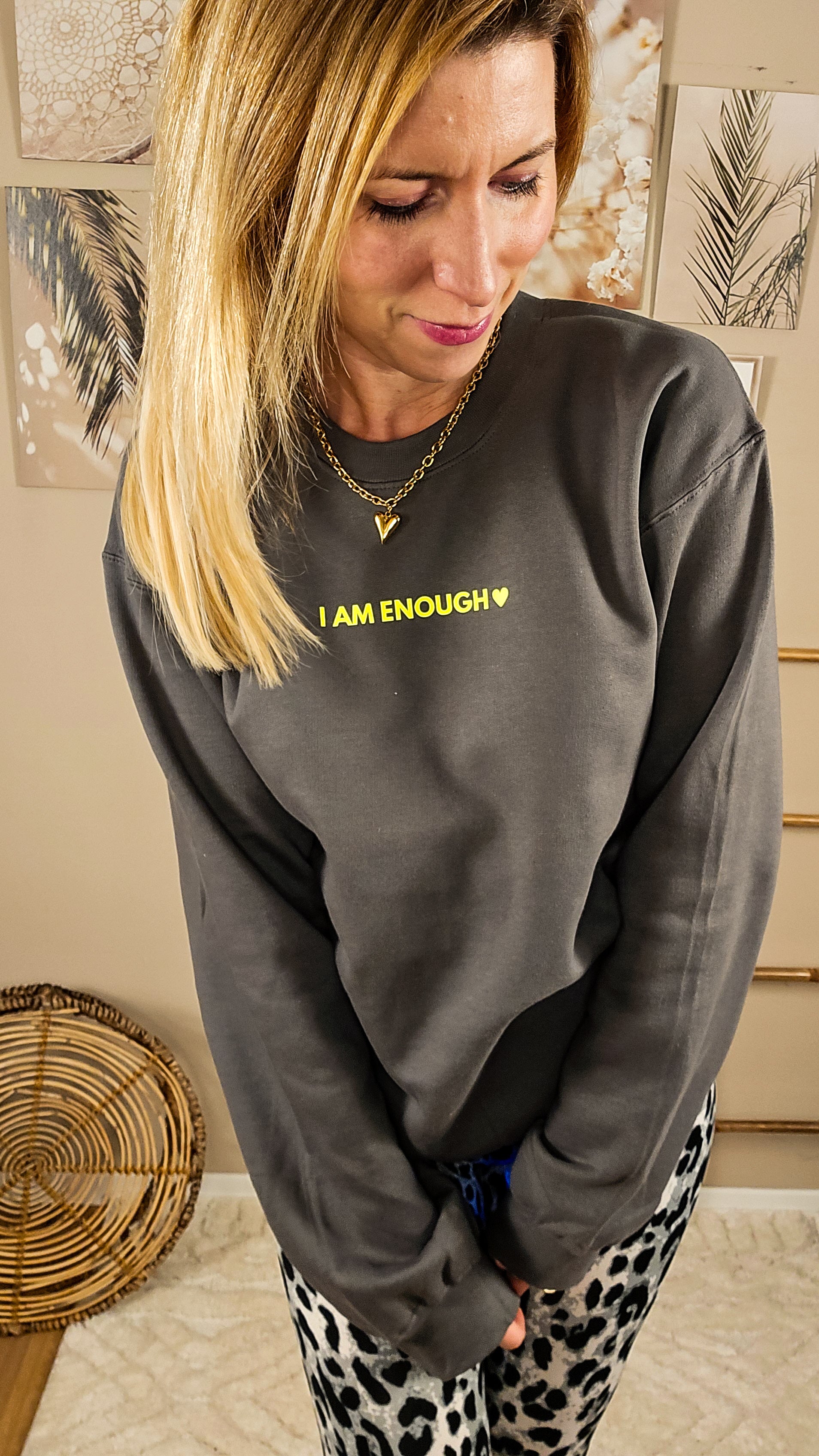 I AM ENOUGH Sweater - grau