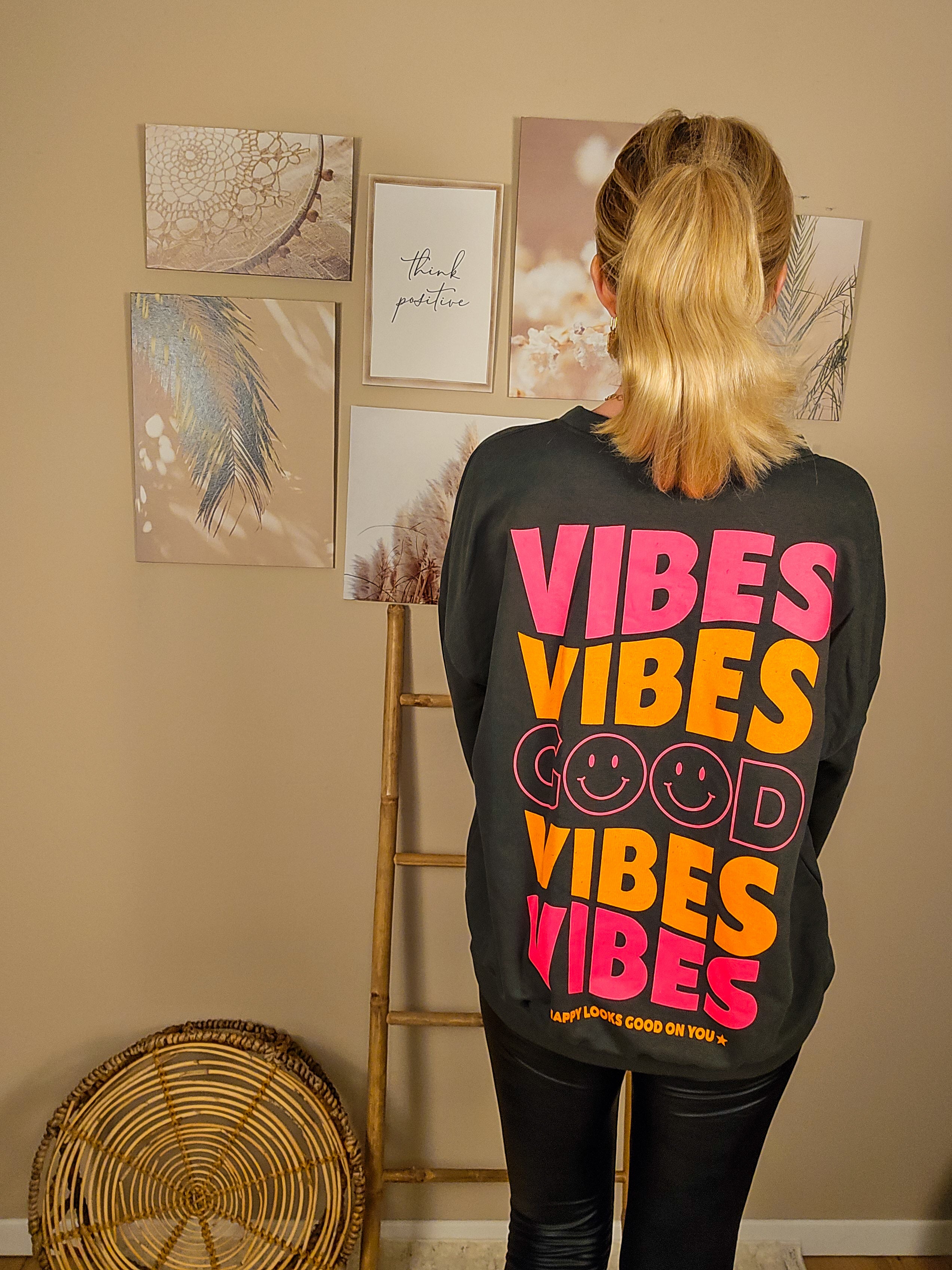 Statement Sweater "Good Vibes" - oliv